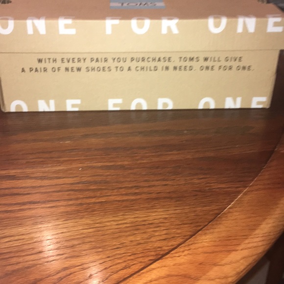 Toms, women’s, new in box - Picture 10 of 10